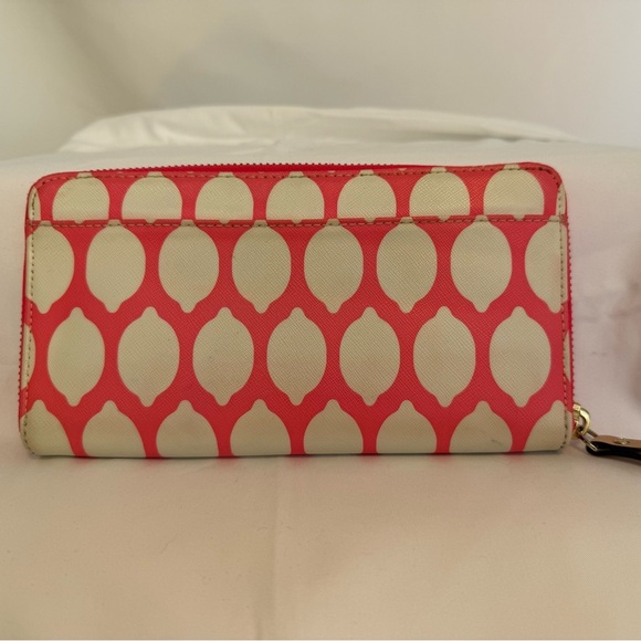 Kate Spade New York Zip Wallet – Hot Pink & White Pattern - Picture 6 of 8